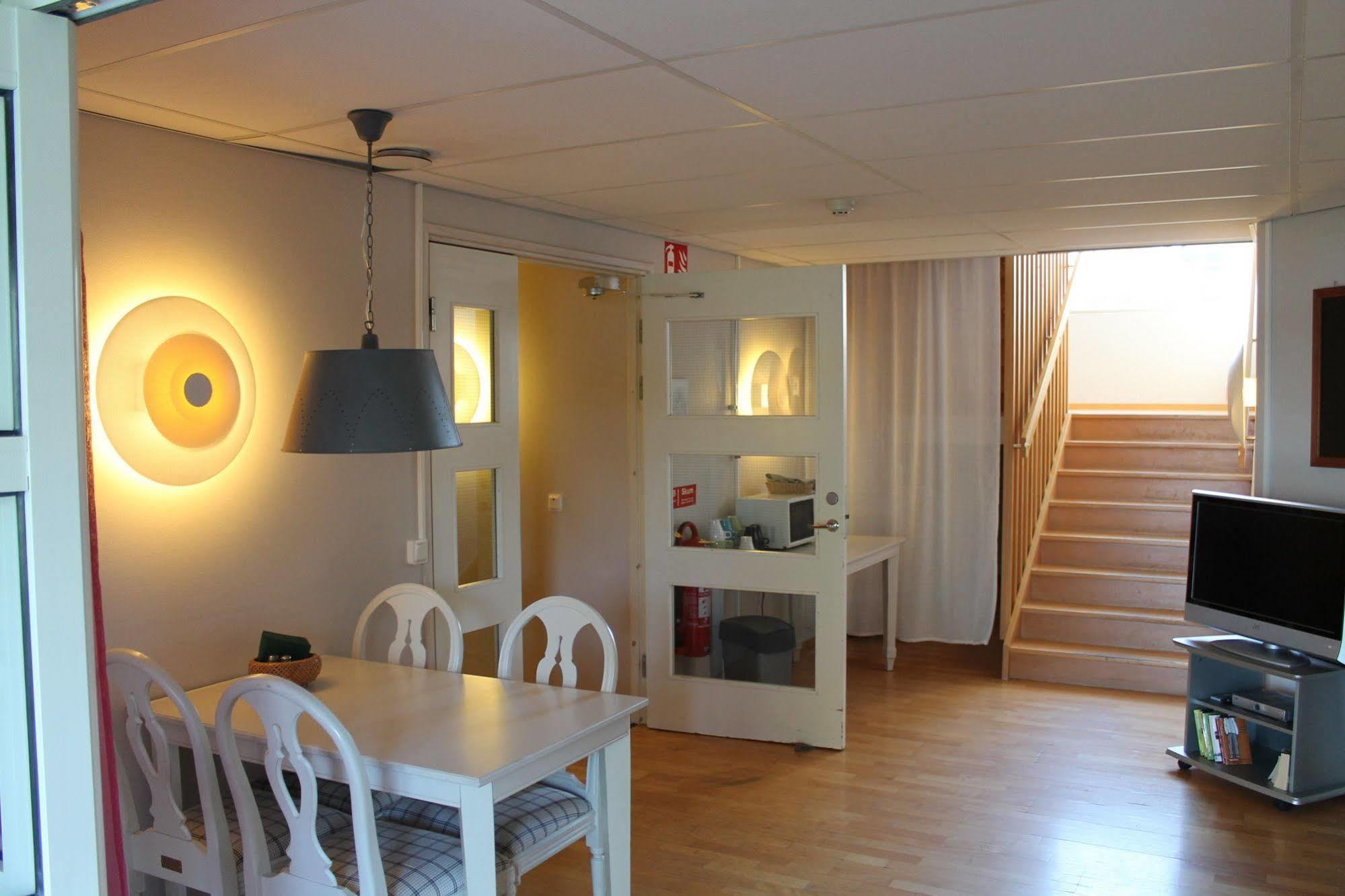 Hotell Sjoevillan Upplands-Väsby Eksteriør billede