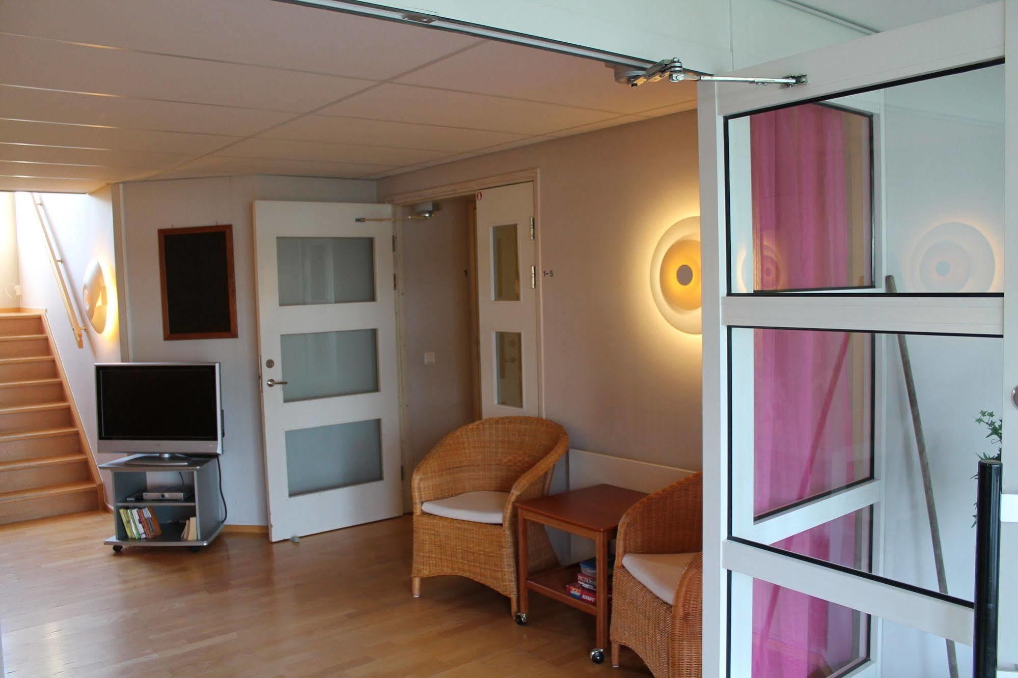 Hotell Sjoevillan Upplands-Väsby Eksteriør billede