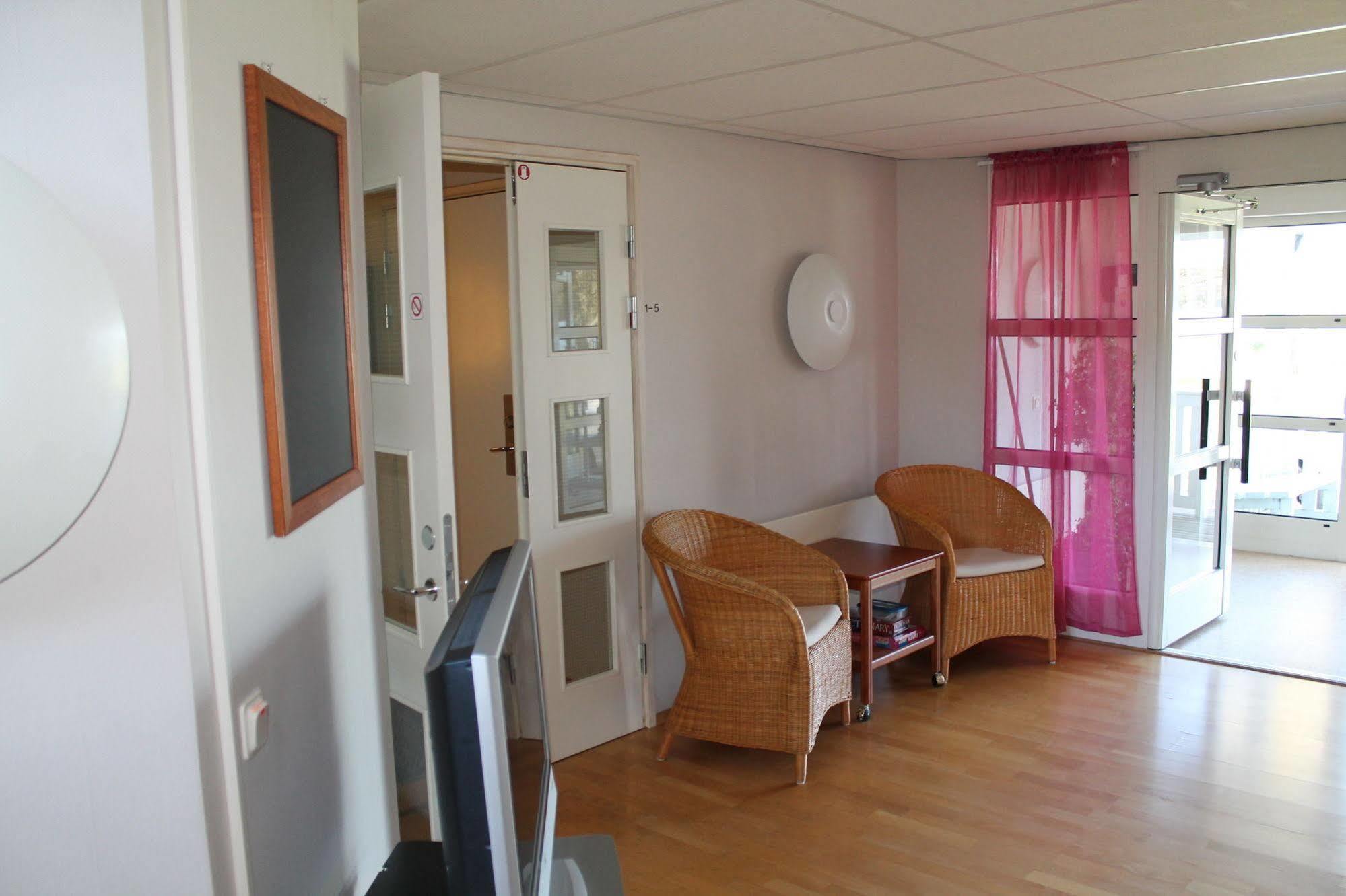 Hotell Sjoevillan Upplands-Väsby Eksteriør billede