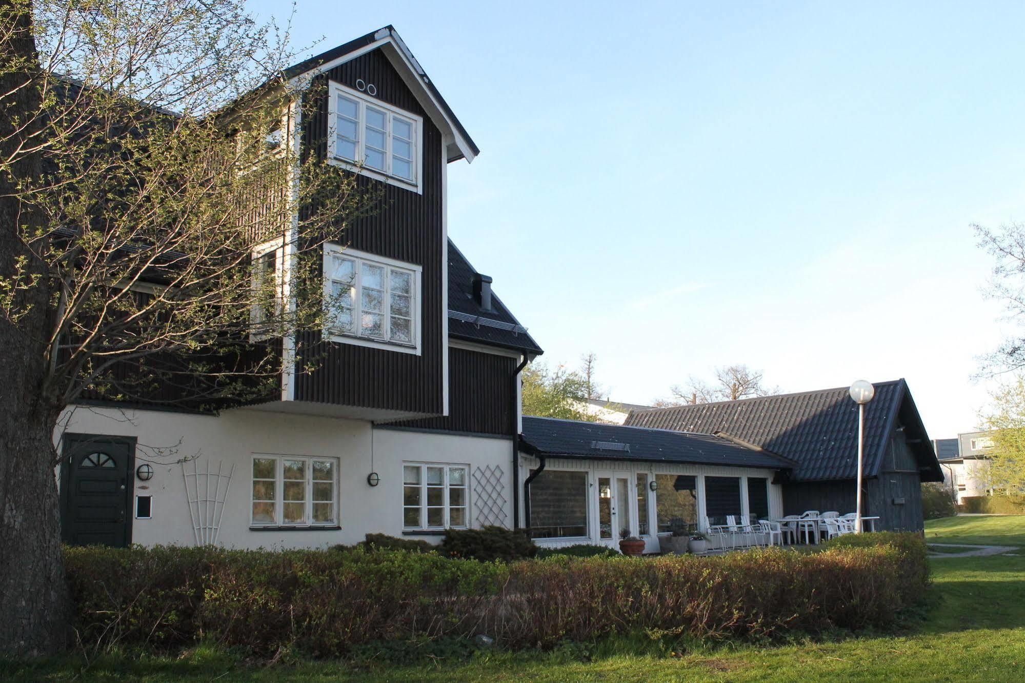 Hotell Sjoevillan Upplands-Väsby Eksteriør billede